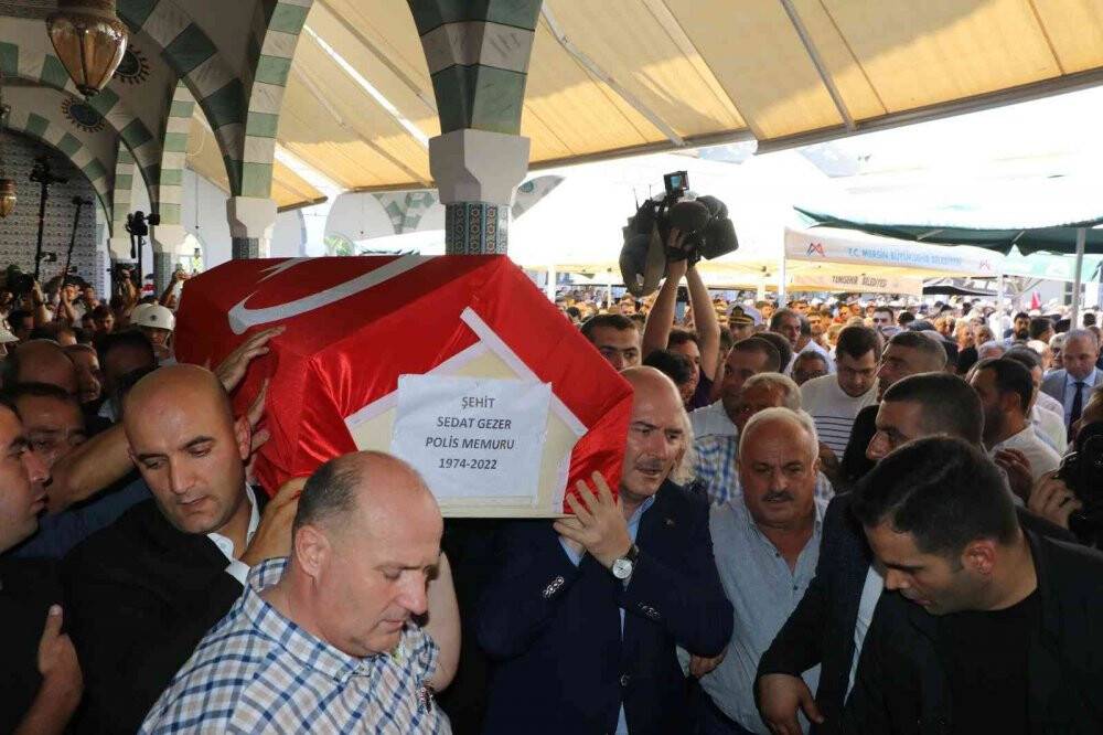 Şehit polis memuru törenle son yolculuğuna uğurlandı