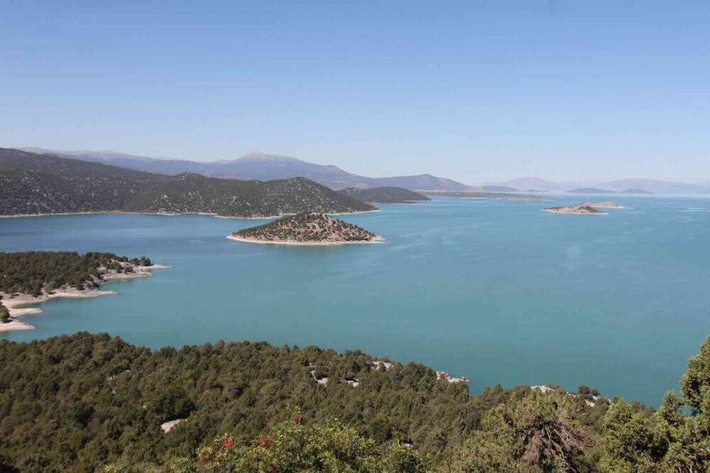 Beyşehir Gölü’ndeki ada doğa tutkunlarının gözdesi oldu