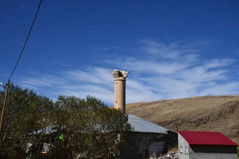 Göle depremi sonra yıkımın en fazla yaşandığı Çullu köyü drone ile görüntülendi