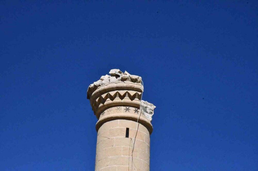 Göle depremi sonra yıkımın en fazla yaşandığı Çullu köyü drone ile görüntülendi