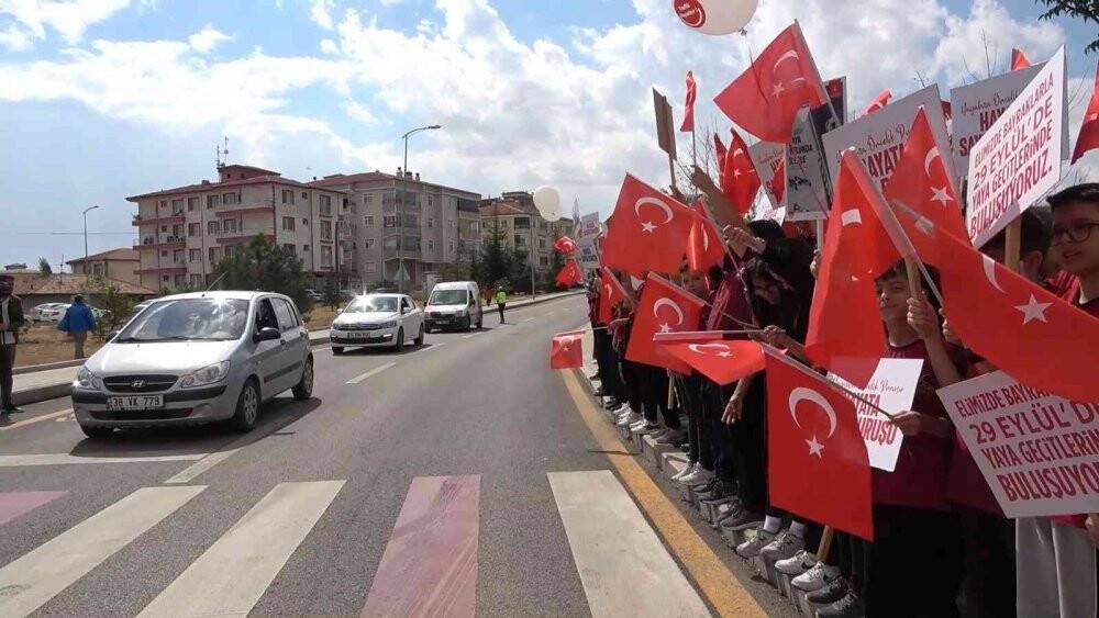 Öğrenciler yaya önceliğine dikkat çekti