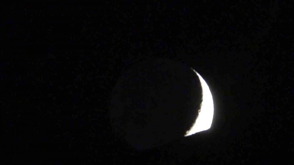 Yüksekova’da Ay hayran bıraktı