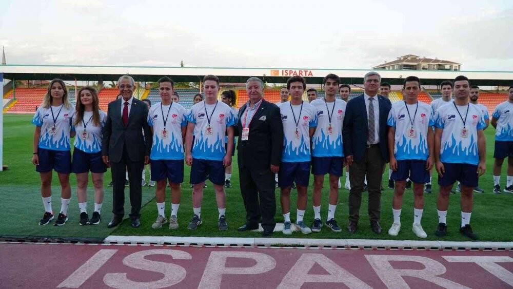 Ispartalı futbol hakemleri sezonu açtı