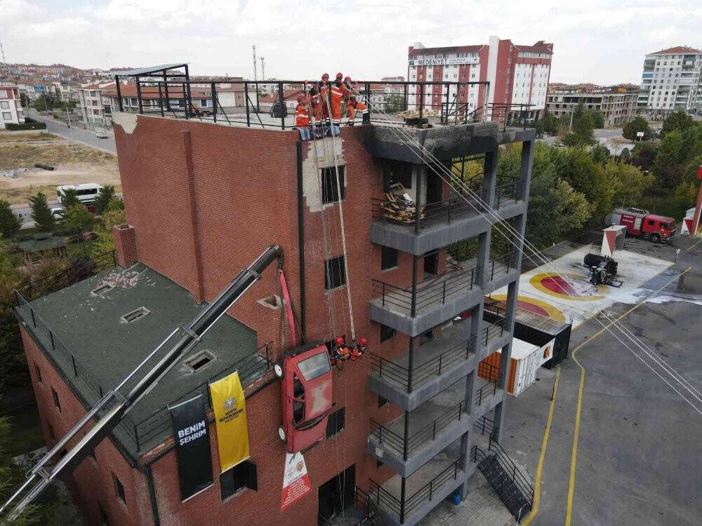 Başkan Altay: “Konya İtfaiyesi Dünyaya model çalışmalar yapıyor”