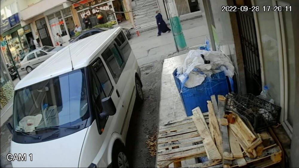 Hiç tanımadığı üniversiteli genci sebepsiz yere böyle bıçakladı