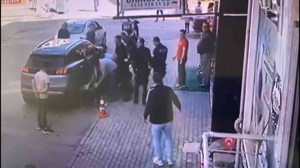 Sinyal verme kavgasında onlarca kişi birbirine girdi: O anlar kamerada