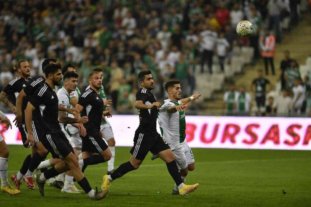 TFF 2. Lig: Bursaspor: 0 - Esenler Erokspor: 3