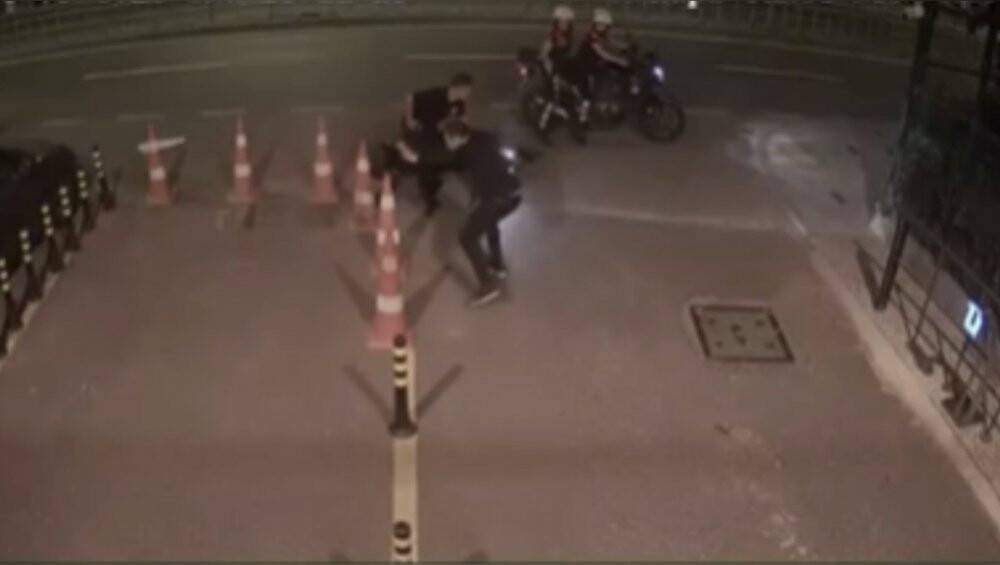 Beşiktaş’ta denetimde nefes kesen anlar kamerada