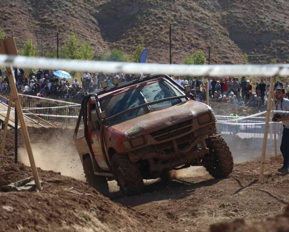 Off-road tutkunları Sivas’ta buluştu