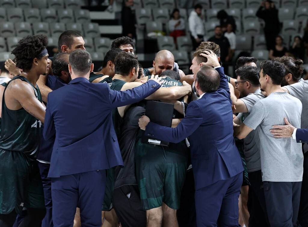 aa-20221003-29060990-29060989-besiktas-emlakjet-ayos-konyaspor-basketbol.jpg