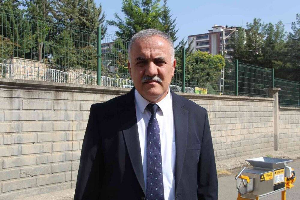 Batman’da üzüm üreticileri için 4 adet üzüm sıkma makinası hibe edildi