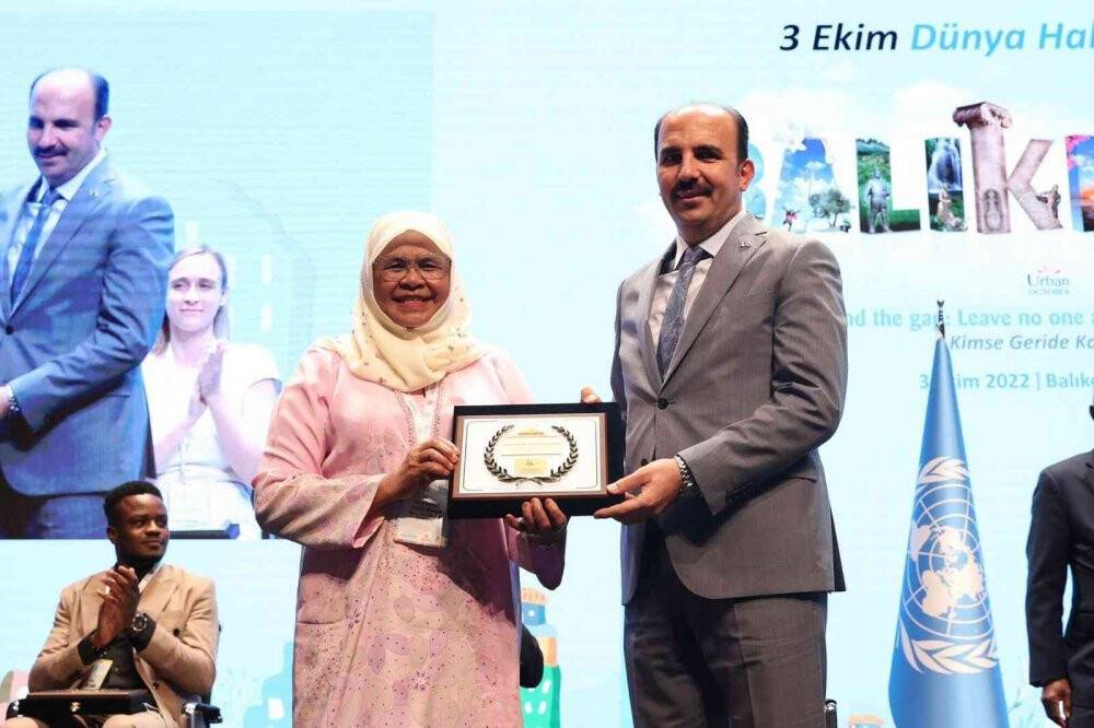 Dünyanın En Prestijli İnsan Yerleşmeleri Ödülü Başkan Altay’a verildi