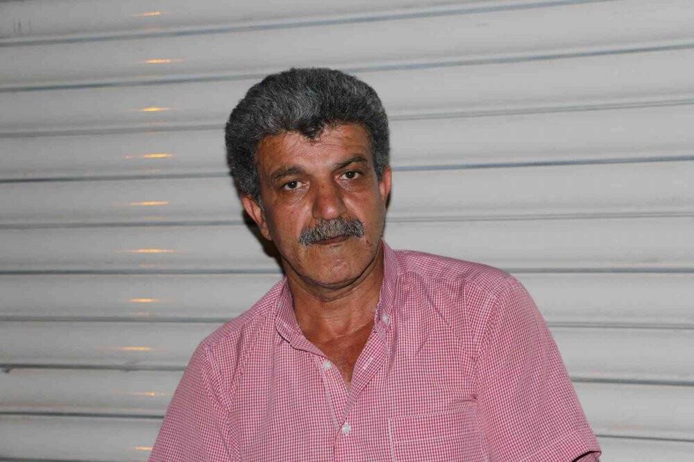 HDP binasının önüne yatak serip evladı için gece nöbet tutan baba oğluna çağrıda bulundu