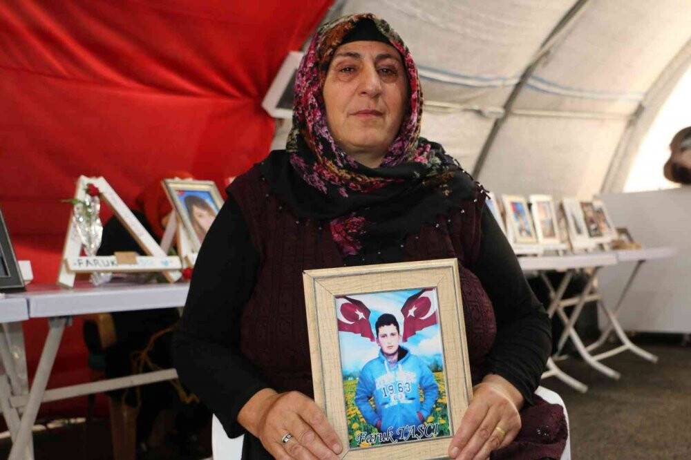 HDP’ye kepenk kapattıran ailelerin evlat nöbeti bin 127’nci gününde