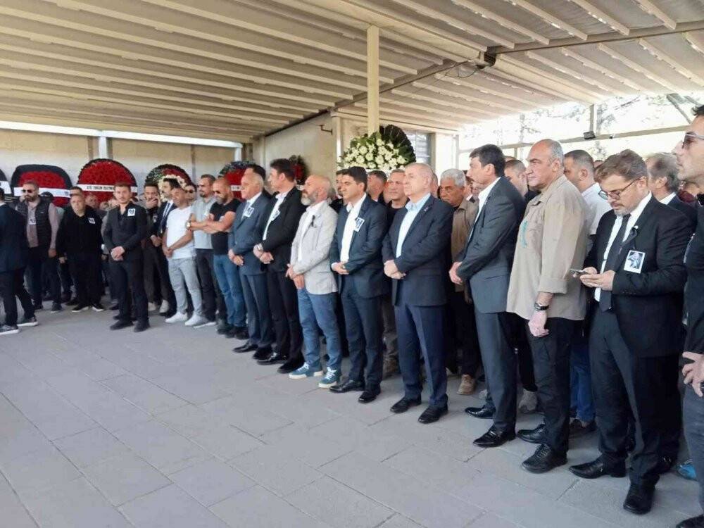 "İstek Şarkı" cinayetine kurban giden müzisyen Onur Şener son yolculuğuna uğurlandı