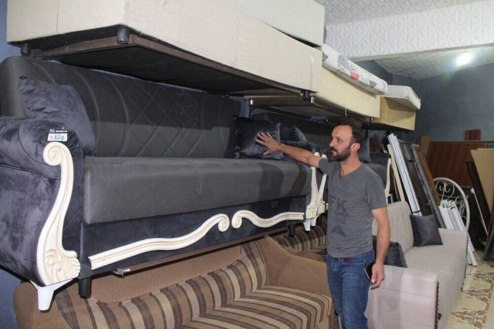 Ev kiralayan öğrencilerin ilk tercihi spotçu ve ikinci el eşyacılar oluyor