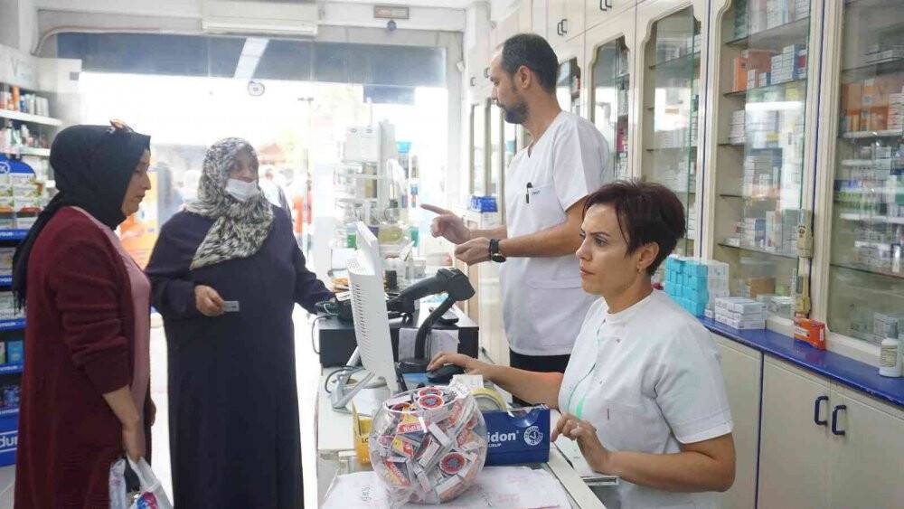 Grip aşısı eczanelerdeki yerini aldı