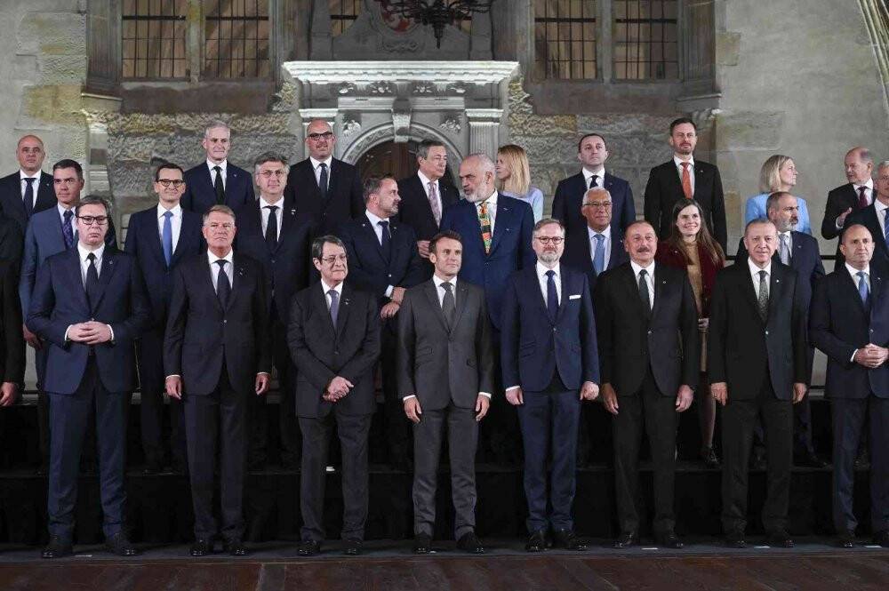 Cumhurbaşkanı Erdoğan, Avrupa Siyasi Topluluğu Zirvesi aile fotoğrafına katıldı