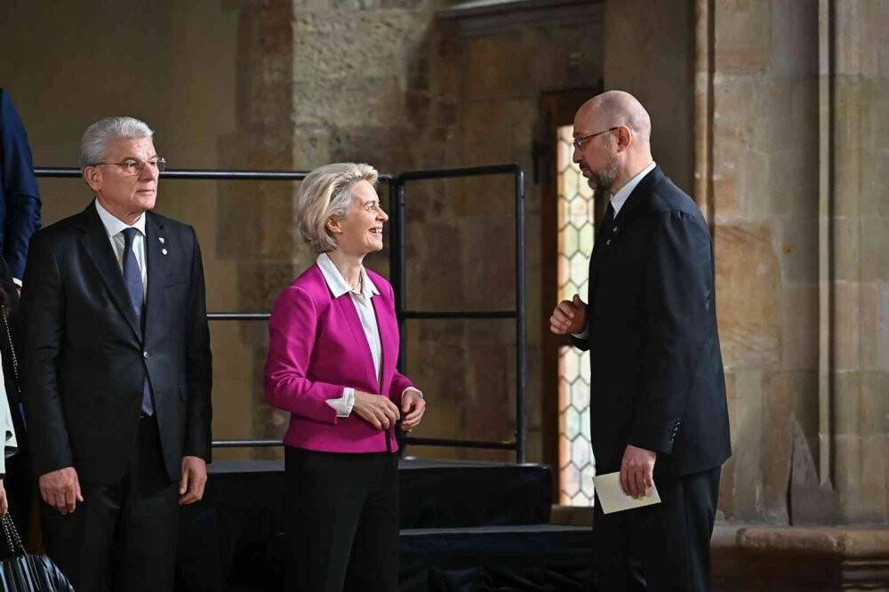 Cumhurbaşkanı Erdoğan, Avrupa Siyasi Topluluğu Zirvesi aile fotoğrafına katıldı