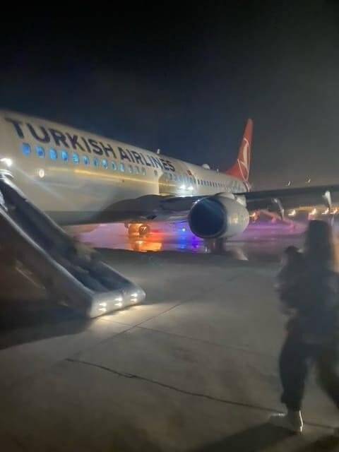 Hatay’da THY uçağının lastiği patladı