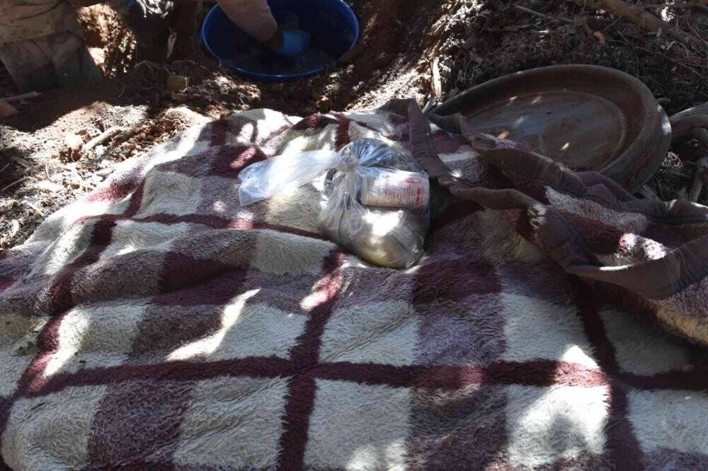 Jandarma patlayıcı yapımında kullanılan malzeme ele geçirdi