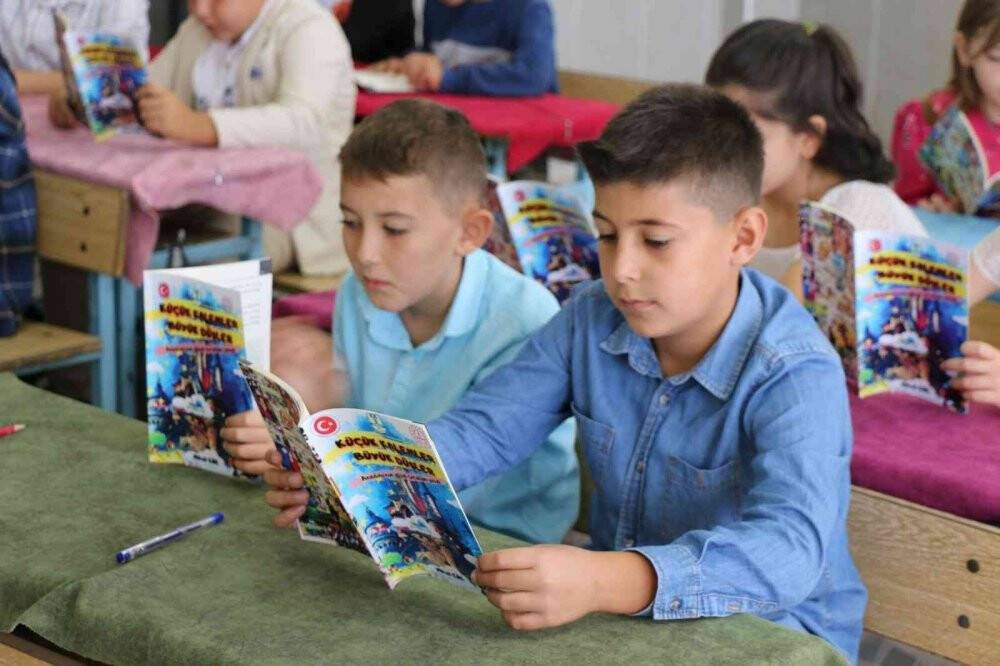 Küçük yaşta kendi hikayelerini yazarak kitaplaştırdılar