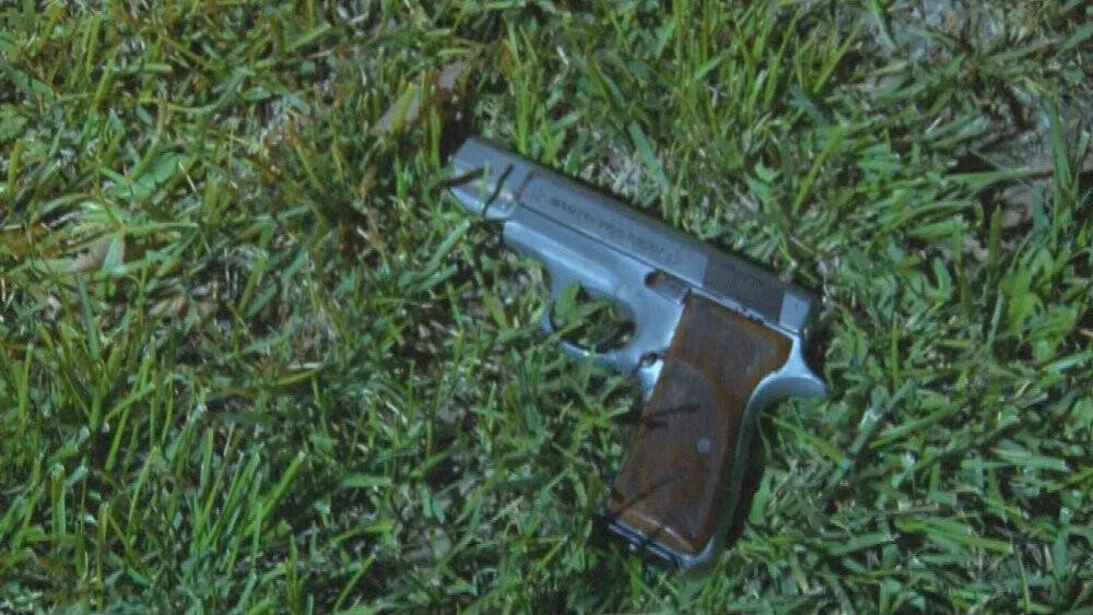 Trafikte kardeş kurşunu: Kardeşi tarafından otomobilin içerisinde vurulan şahıs yaralandı