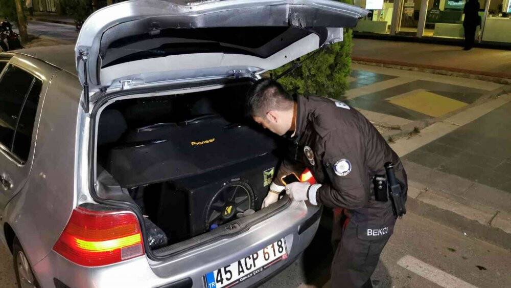 Uyuşturucudan kelepçelendi, “Beni kelepçelediler” diyerek yardım istedi