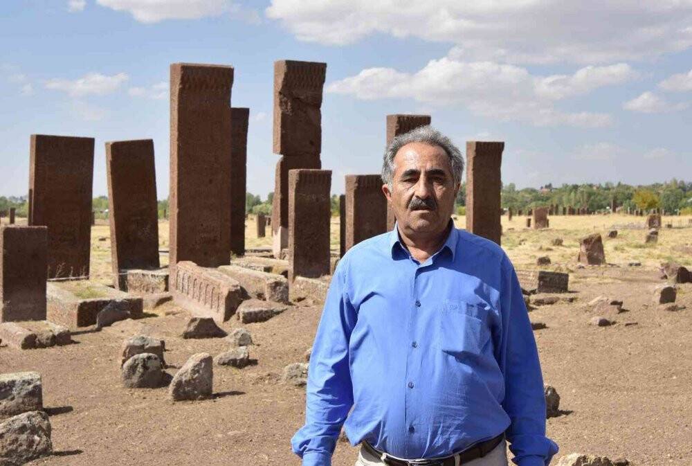 Ahlat’ta Türk büyüklerinin mezarları araştırılıyor