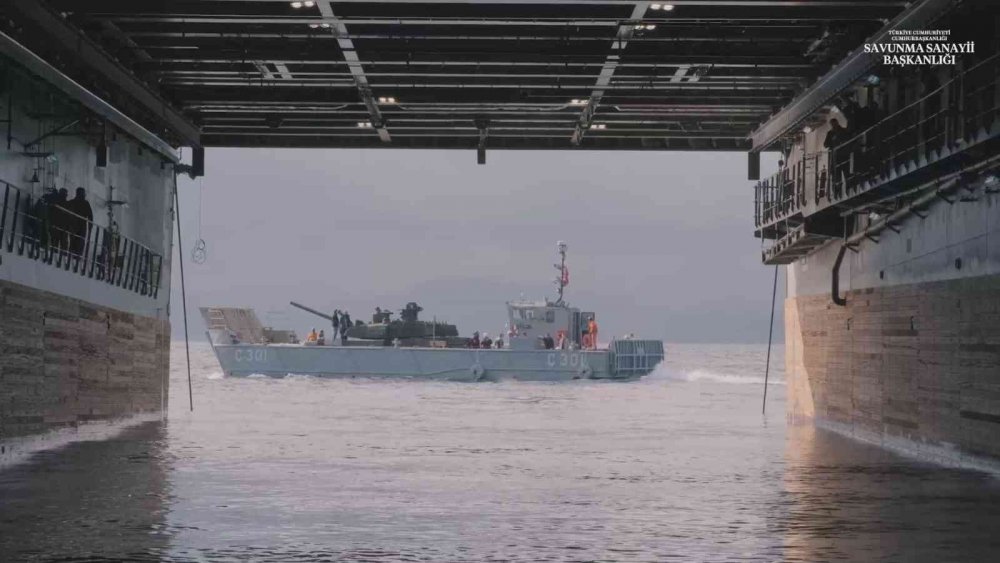 Anadolu gemisinin tank operasyonu testleri başarıyla gerçekleşti