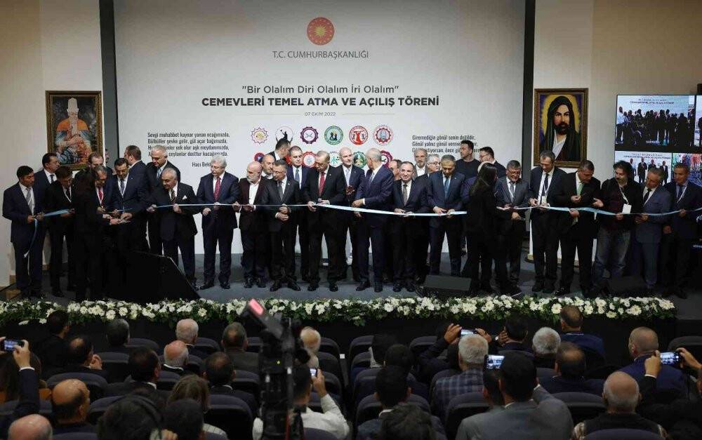 Cumhurbaşkanı Erdoğan, "Alevi Bektaşi Kültür ve Cemevi Başkanlığı kuruyoruz"