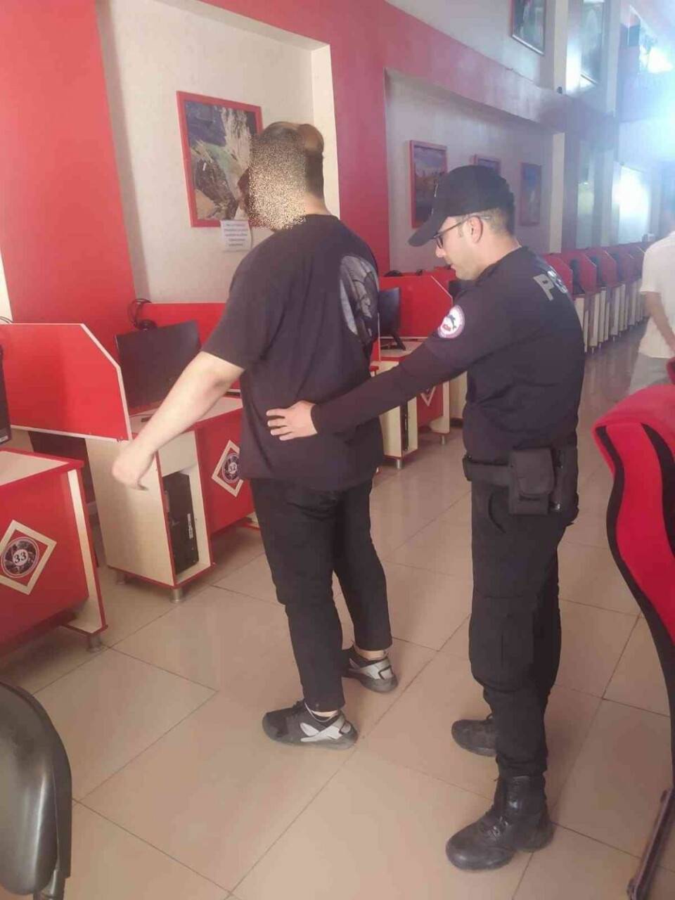 Aranan 12 şahıs yakalandı