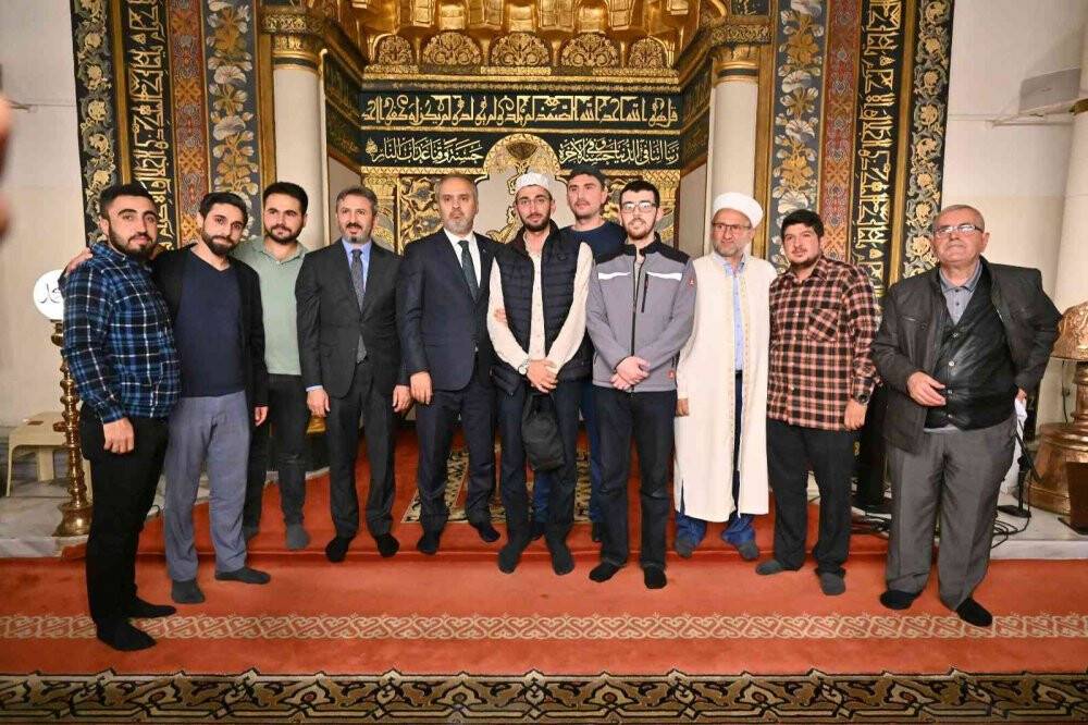 Bursa’da kandilde camiler doldu