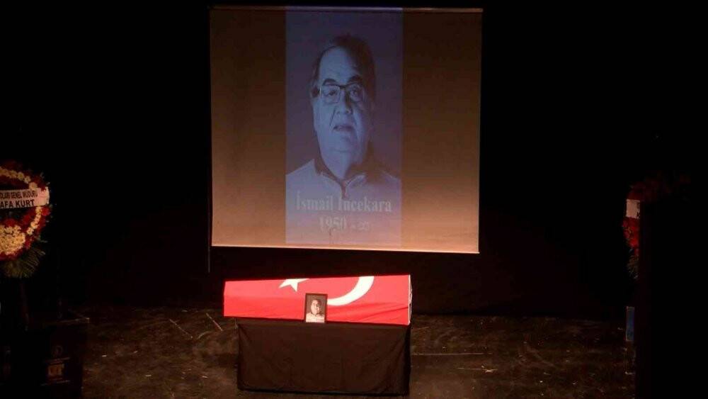 Oyuncu İsmail İncekara için İstanbul Tekel Sahnesi’nde anma töreni düzenlendi