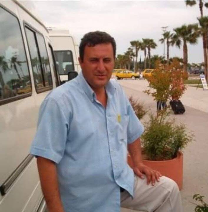 Yol kenarında duran motosiklet sürücüsünün acı sonu