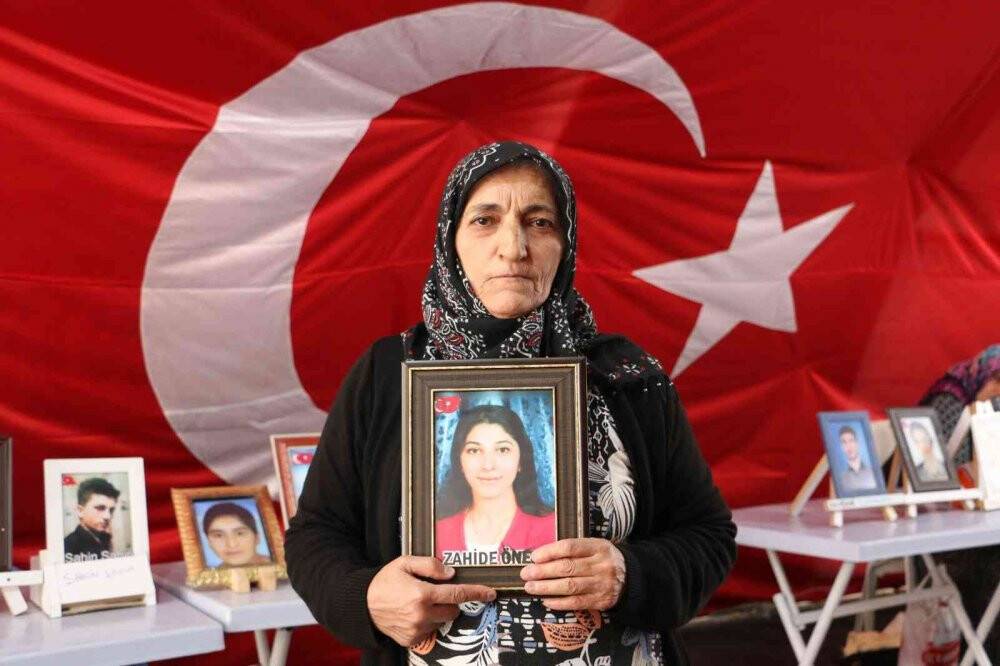 Çocuklarını terör örgütüne kaptıran ailelerin direnişi sürüyor