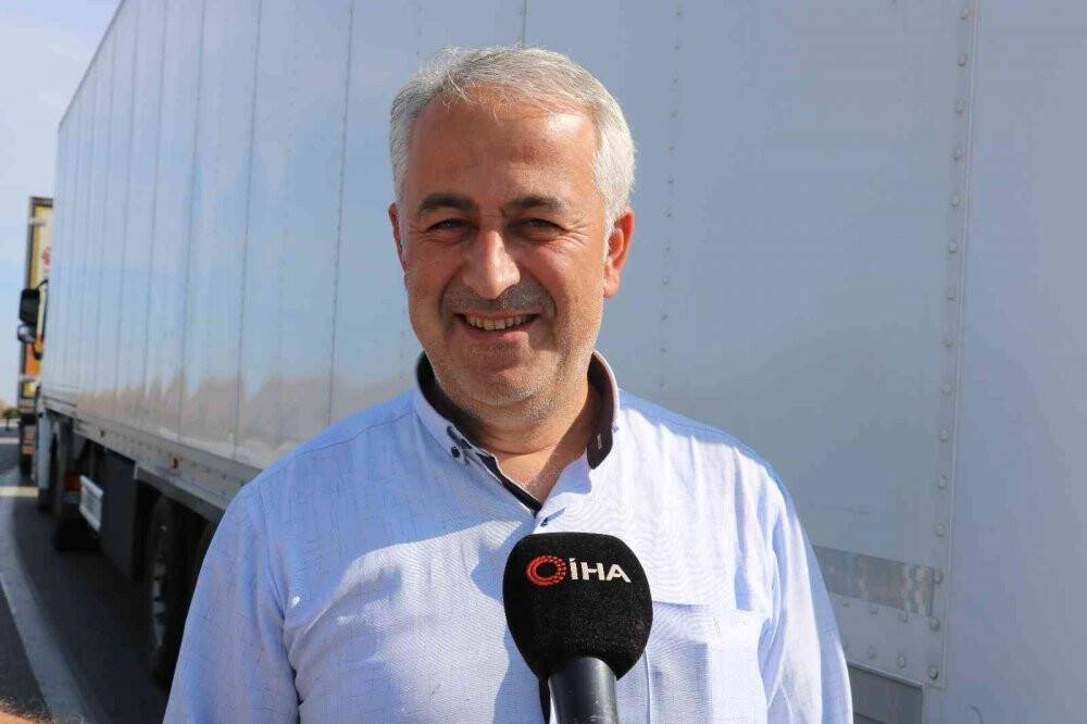 Günlerdir sınırda bekleyen tır şoförleri: "İnsanlıktan çıktık, tuvaletimizi bile yapamıyoruz"