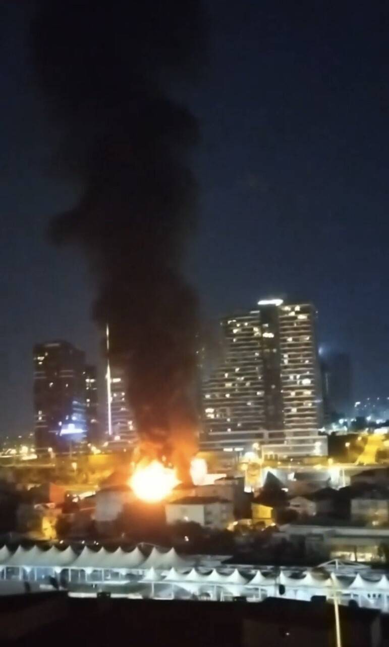Kadıköy’de binada doğal gaz patlaması