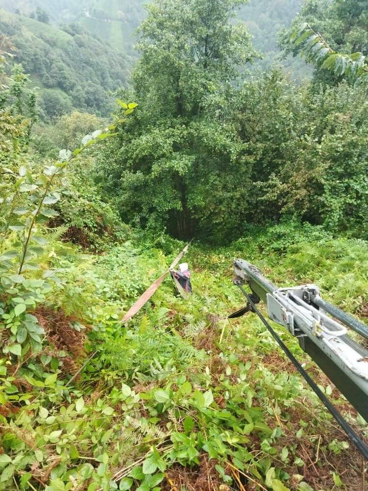 Rize’de otomobil uçuruma yuvarlandı: 1 yaralı