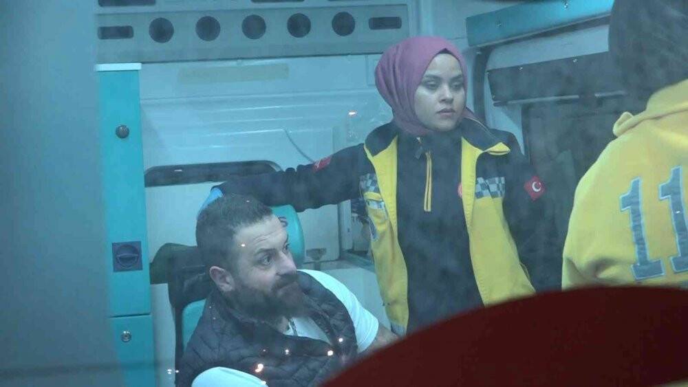 Bursa’da kontrolden çıkan araç bariyerlere çarptı