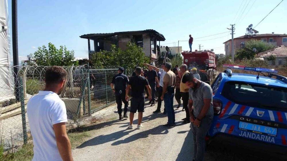 Evini yakan uyuşturucu bağımlısı gencin anne ve babasının feryadı