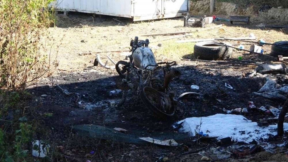 Evini yakan uyuşturucu bağımlısı gencin anne ve babasının feryadı