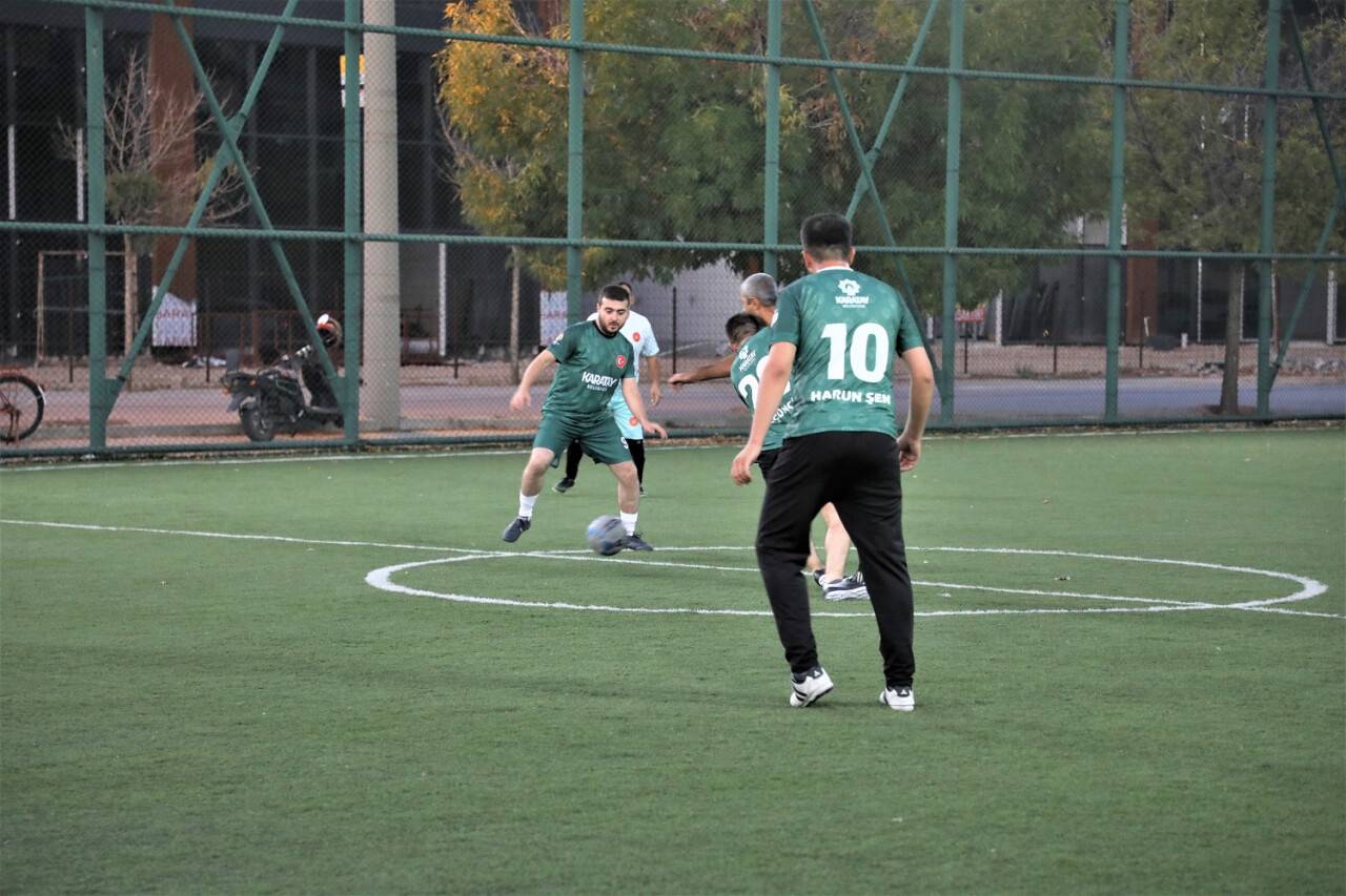 birimler-arasi-futbol-turnuvasi-6.jpg