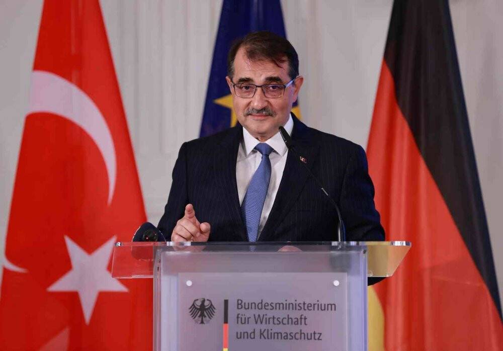 Enerji ve Tabii Kaynaklar Bakanı Dönmez: "Türkiye, kritik roller üstlenebilir"