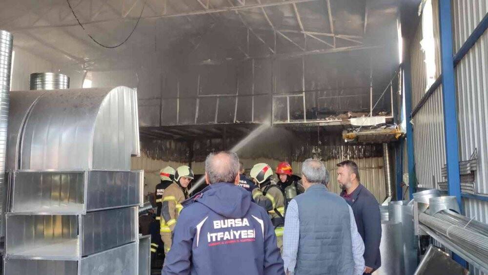 Kaynak yaparken iş yerini yaktı