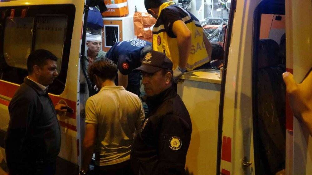 "Kız" meselesi kanlı bitti: 3 yaralı