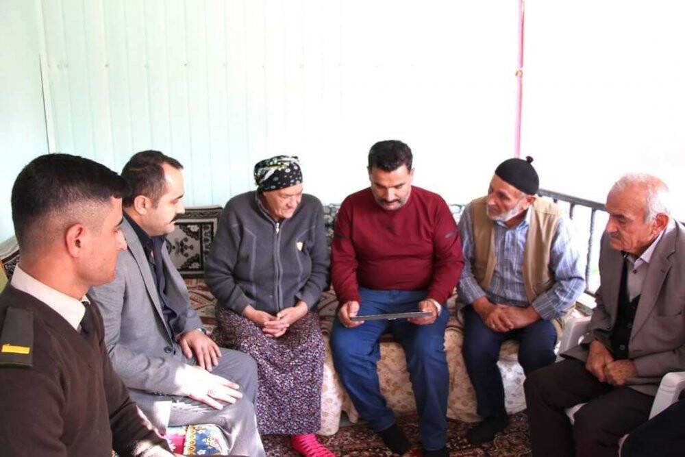 Komutan ve silah arkadaşları, şehit uzman çavuşu unutmadı