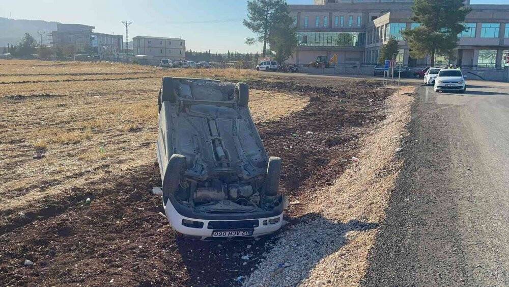 Kontrolden çıkan otomobil takla attı: 2 yaralı