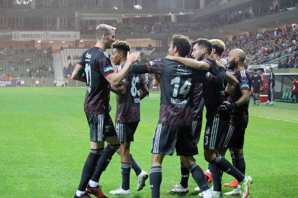 Konyaspor zirveyi bırakmadı
