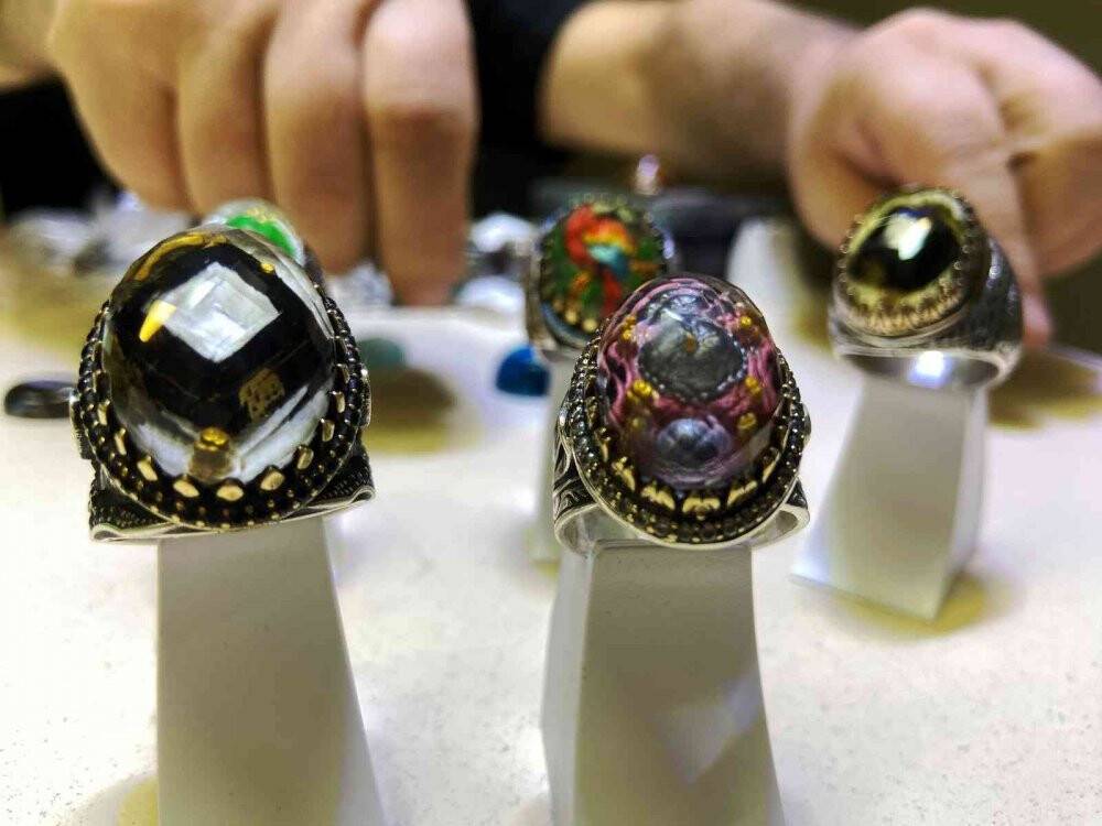 Tarihi mekanları yüzüklere sığdırıyor